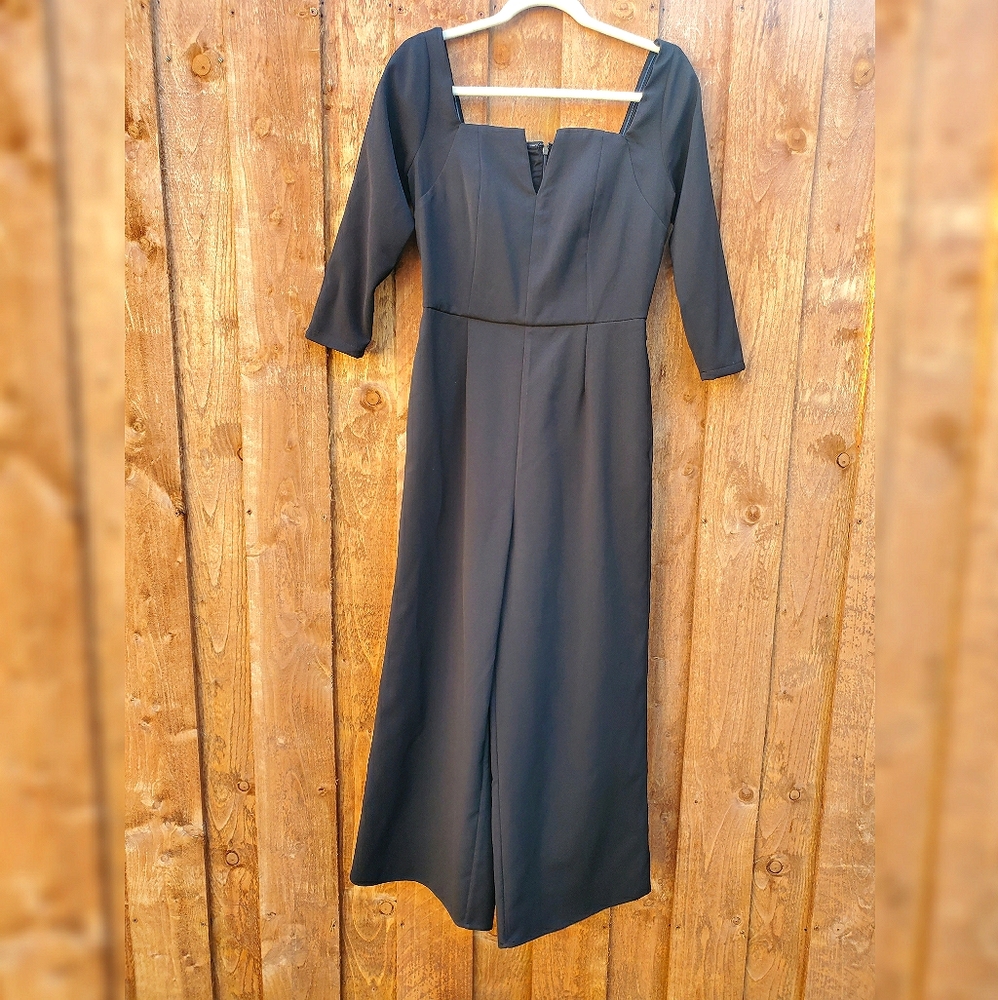 Elegant Black Jumpsuit - Picture 3 of 4